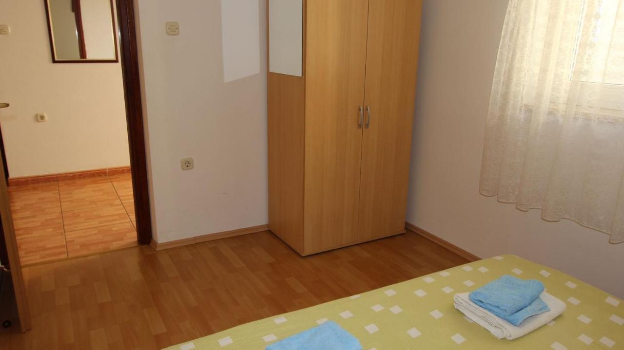 Apartments Ravlic Ana Malinska Eksteriør bilde