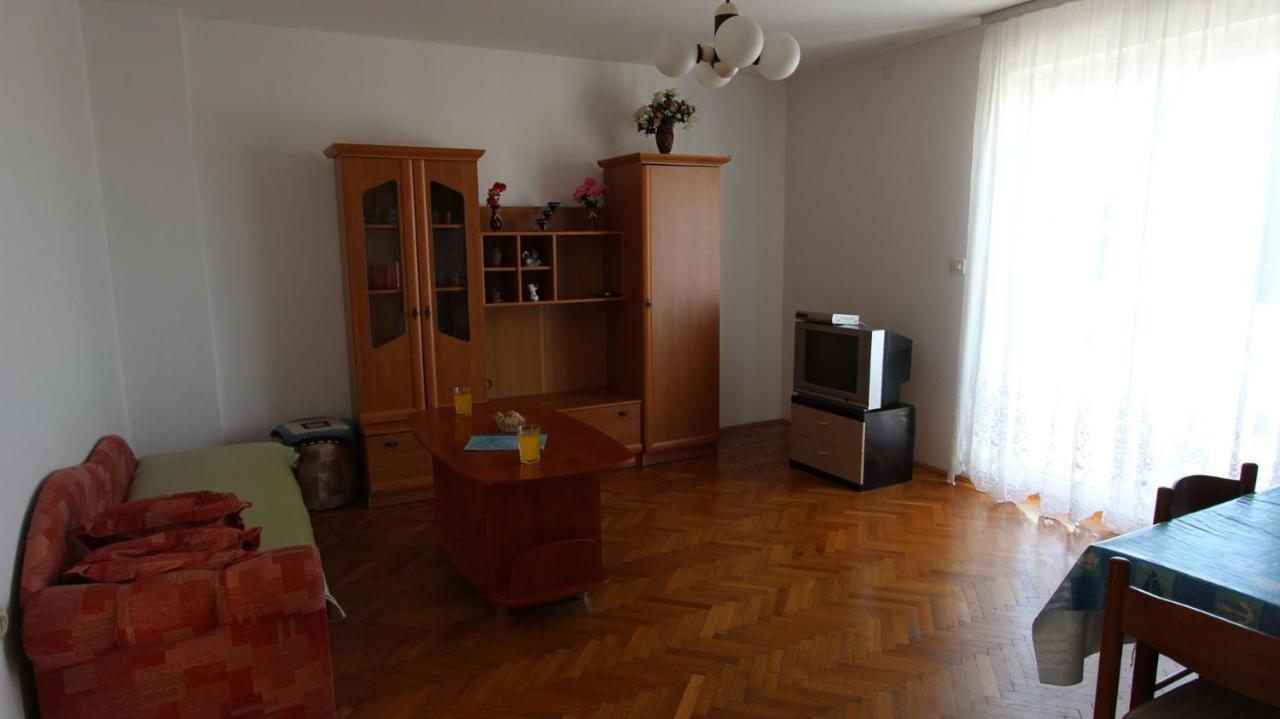 Apartments Ravlic Ana Malinska Eksteriør bilde